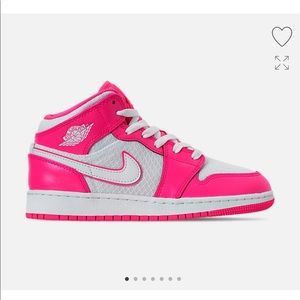 Meet your Posher, Erika